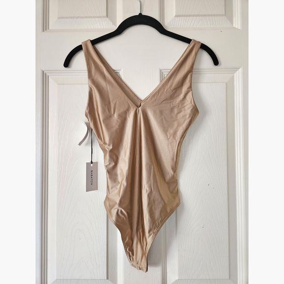 Aritzia Babaton Satinette V-Neck Bodysuit - Oxford Tan - Picture 1 of 6